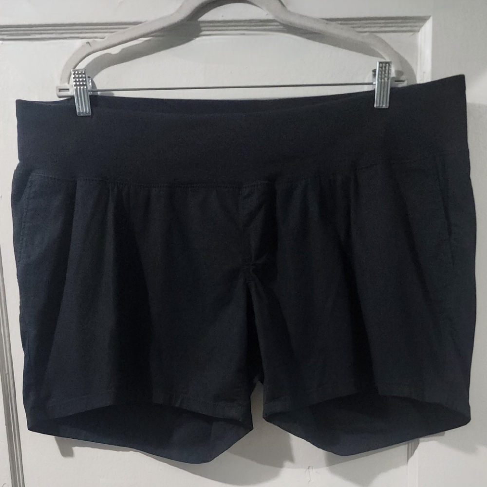Liz Lange Maternity Black Athletic Pull-On Shorts with Pockets size: XXL